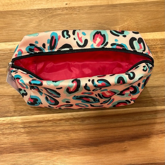 Clinique Pink Leopard Print Cosmetic Bag - Picture 3 of 3
